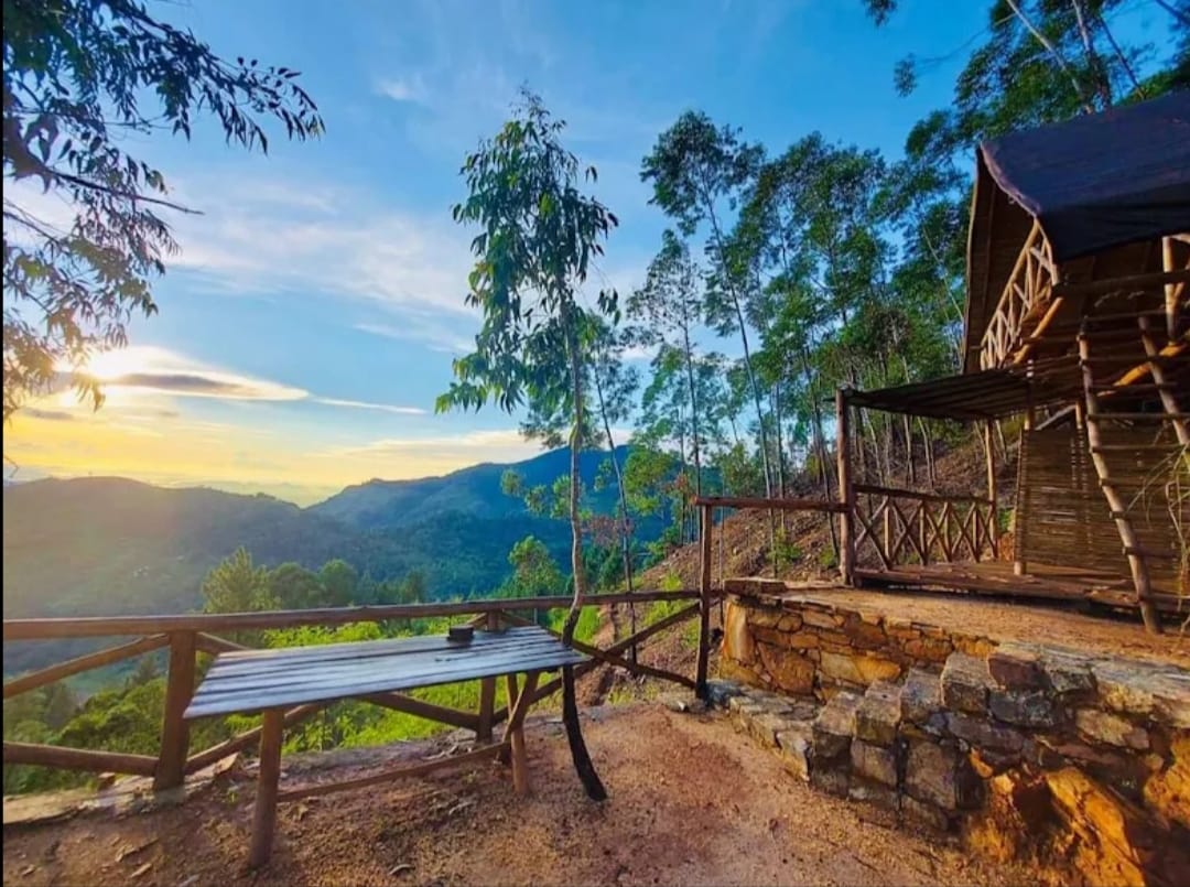 Earth Camping - ඇල්ල